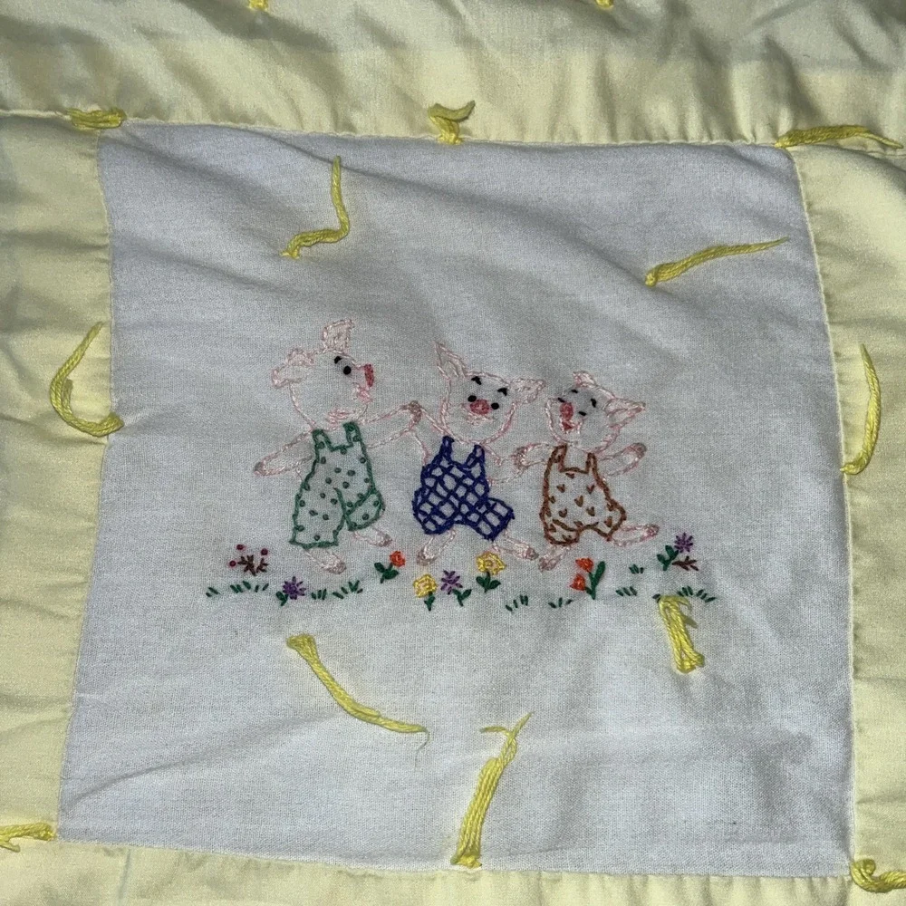 Vintage Baby Blanket Quilt. Pigs. Piggies.‎ 42 X 52. Yellow.